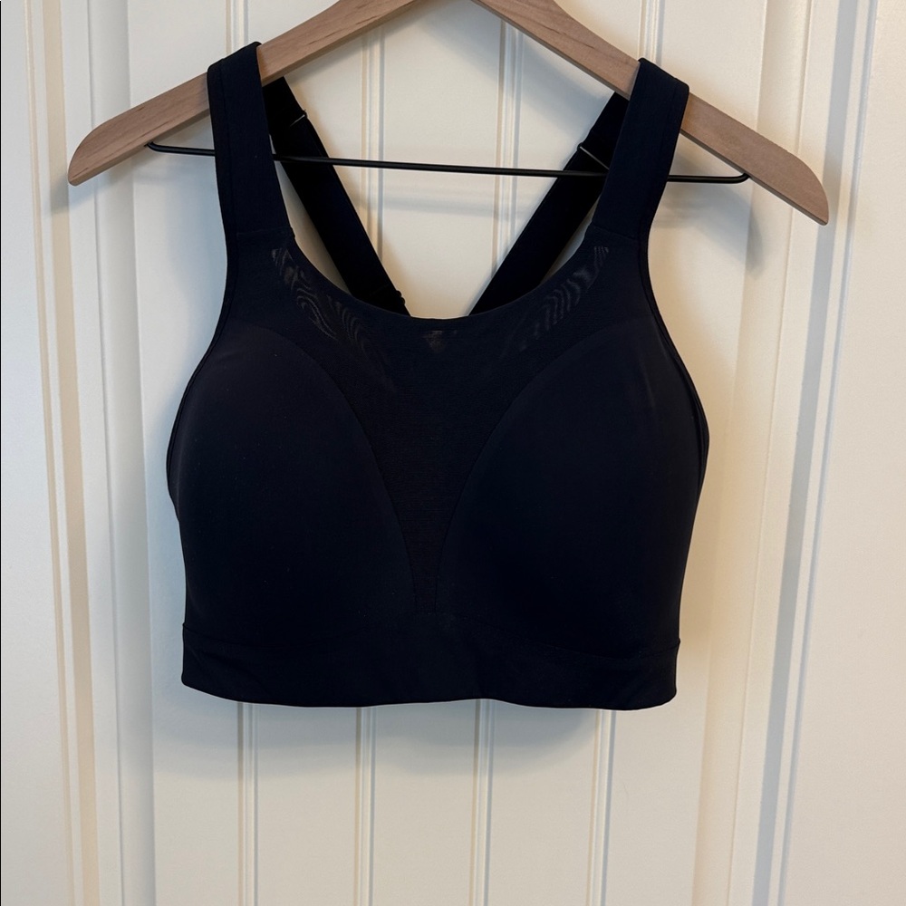 Women's Athleta sports bra. Size 38 add